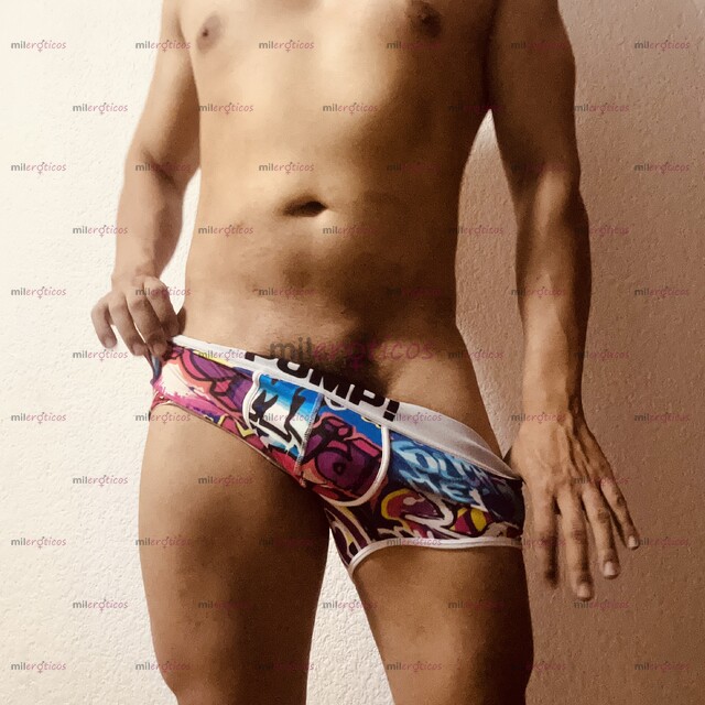 FOTOS DE CHICO ATLÉTICO VERGON RICO MASAJE ANTIESTRÉS