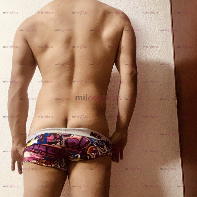 FOTOS DE CHICO ATLÉTICO VERGON RICO MASAJE ANTIESTRÉS