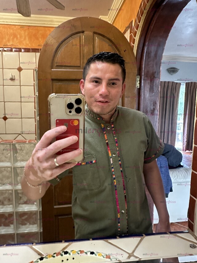 FOTOS DE CHICO EN BUSCA DE UN RATO AGRADABLE COMPLACIENDO