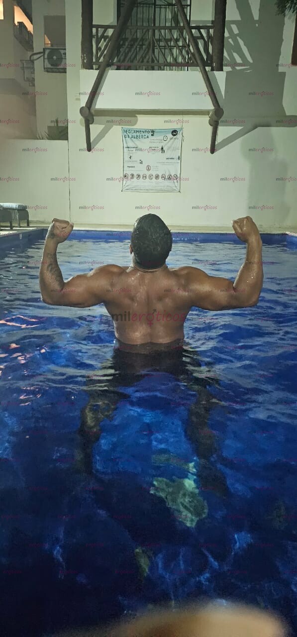 FOTOS DE MACHO DOMINANTE PELUDO CASI 2 METROS MACHETE GRUESO DOMADOR IMCOMPARABLE