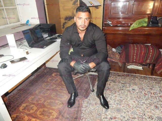 FOTOS DE MACHO DOMINANTE PELUDO CASI 2 METROS MACHETE GRUESO DOMADOR IMCOMPARABLE