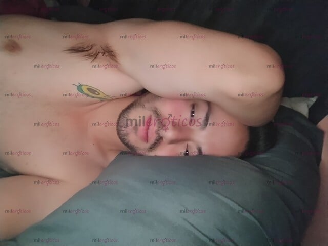 FOTOS DE JOVEN DISPONIBLE A CUMPLIR TUS FANTASÍAS LLÁMAME NO TE ARREPENTIRÁS