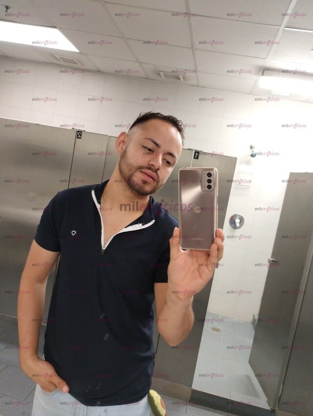 FOTOS DE JOVEN DISPONIBLE A CUMPLIR TUS FANTASÍAS LLÁMAME NO TE ARREPENTIRÁS