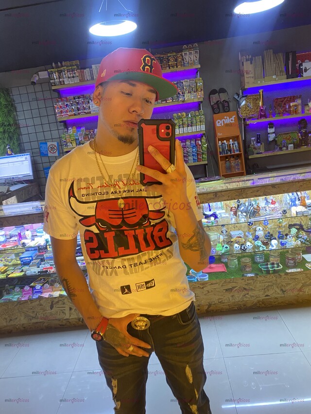 FOTOS DE JOVEN MASAJISTA PARA DAMAS DE 26 AÑOS CALIENTE Y COMPLACIENTE