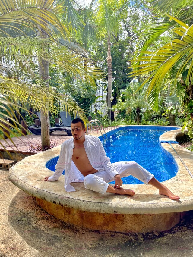 FOTOS DE TERAPEUTA CHILENO EXPERTO EN MASAJE, TANTRA Y BIENESTAR DEL CUERPO 9987238574