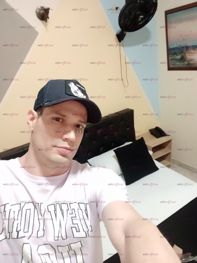 FOTOS DE CUCKOLD CORNUDO .. GIGOLÓ PARA PAREJAS O MUJERES SOLAS