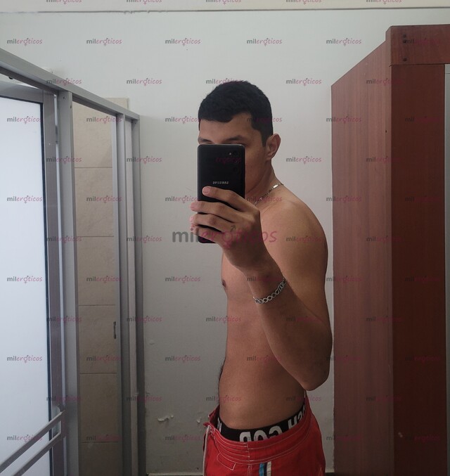 FOTOS DE JOVEN MORENO 100% HETERO LLEGÓ PARA COMPLACER