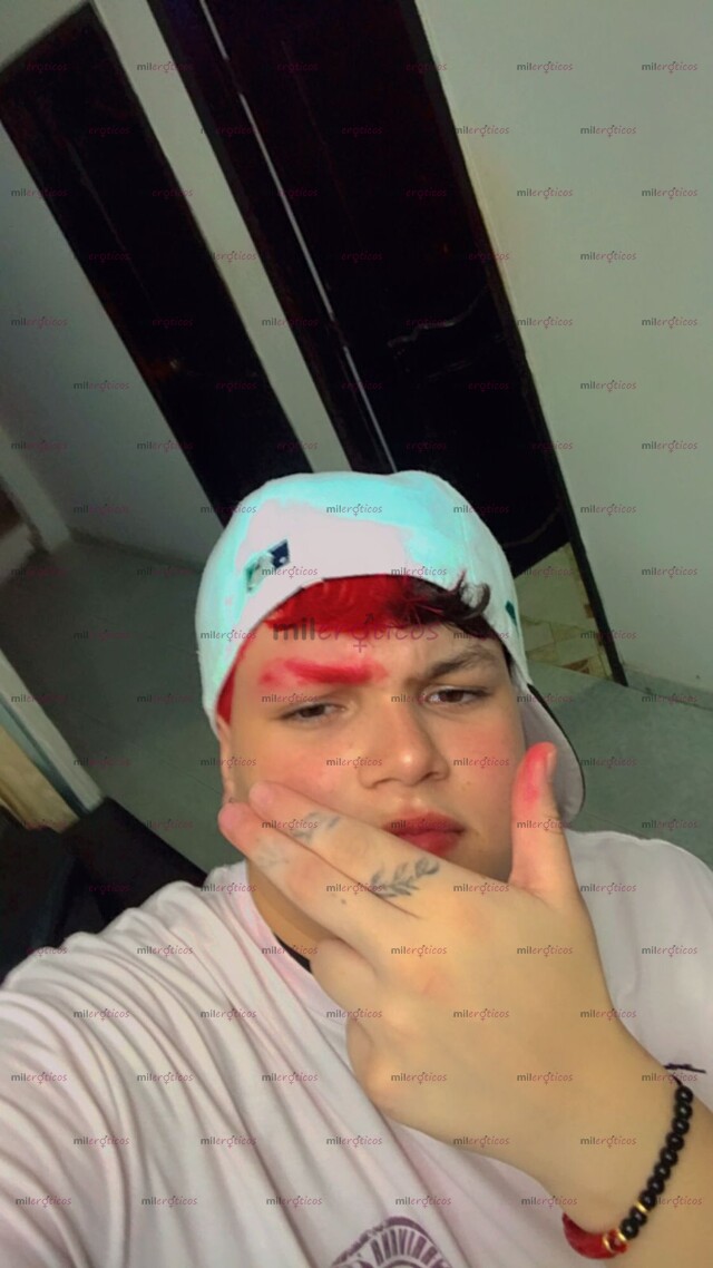 FOTOS DE VENTA DE CONTENIDO HOT, SOY UN CHICO TRANS MUY COMPLACIENTE