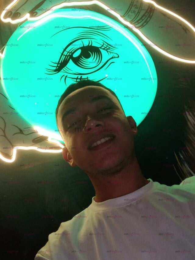 FOTOS DE JOVEN VERGON DESCOMPLICADO Y CALIENTE DISPONIBLE PARA COMPLACERTE
