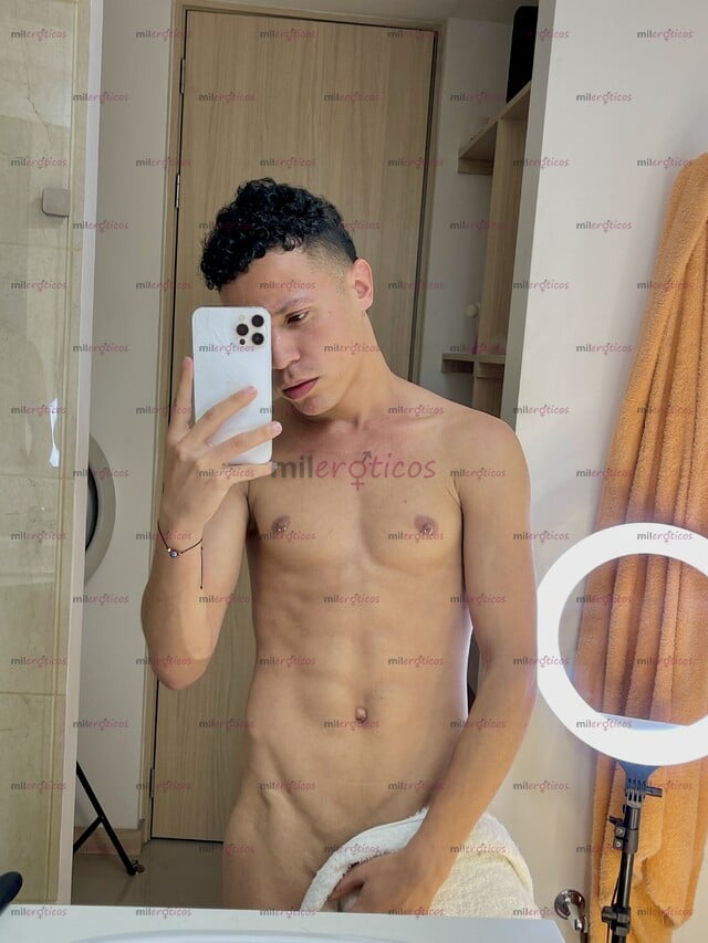FOTOS DE OE SOY UN POLLO VERGÓN DELGADO Y MARCADO VERGA CURVA Y LARGA