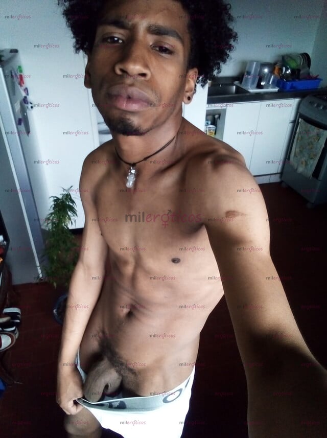 FOTOS DE JOVEN NEGRO XXL COMPLACIENTE DISPONIBLE PARA TI