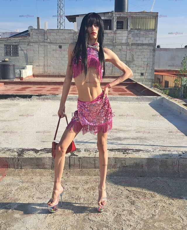 FOTOS DE HERMOSA LATINA COMPLACIENTE SIN PRISAS Y CON FOTOS CASERAS REALES . 19 AÑOS DE E