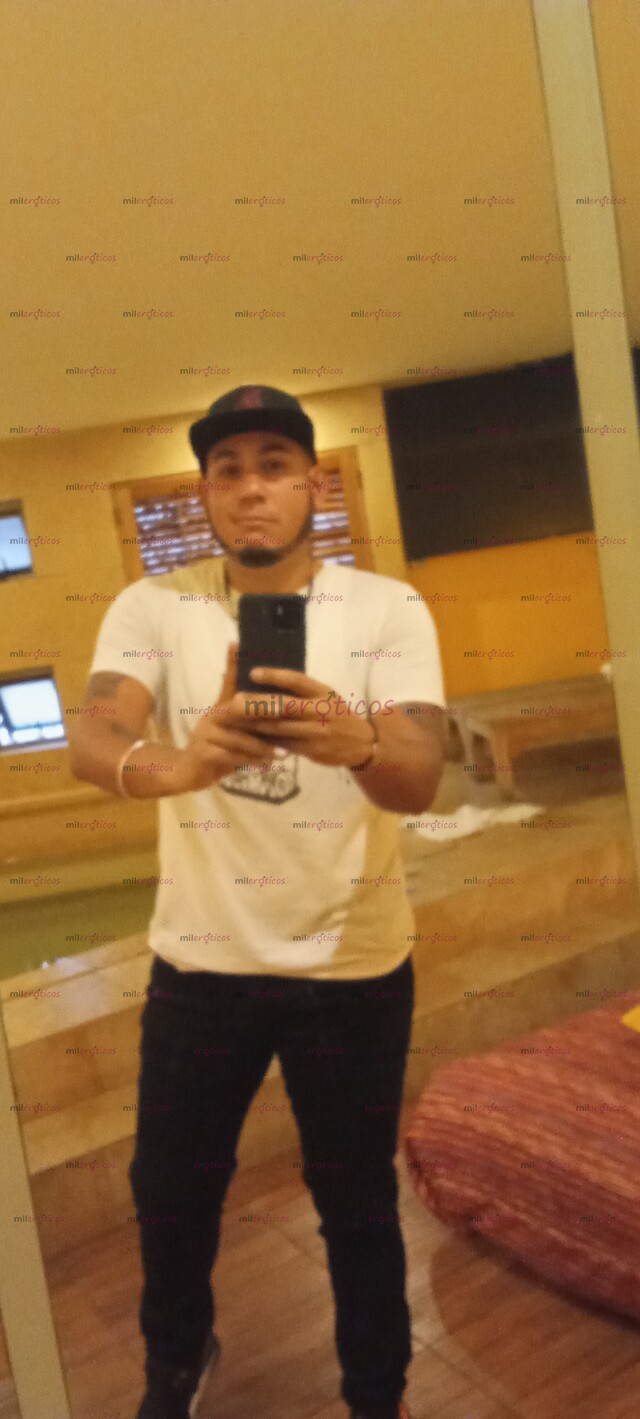 FOTOS DE VENEZOLANO 18 CM DE VERGA, CON GROSOR SÚPER DOTADO ACTIVO