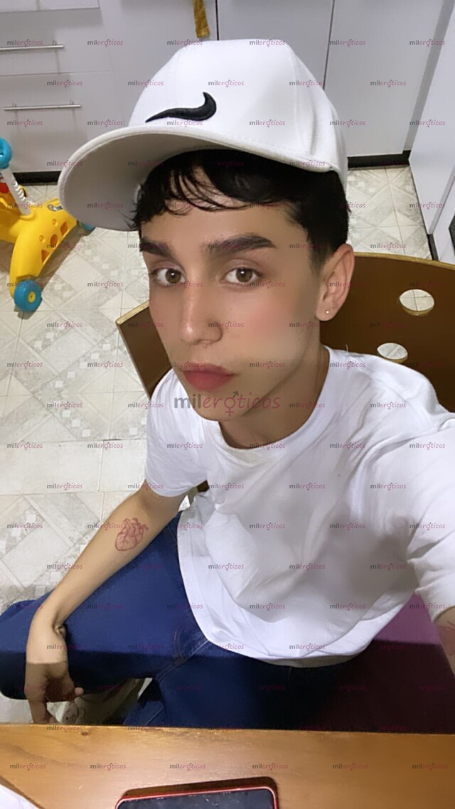 FOTOS DE POLLITO DE 18 AÑOS CALEÑO SUPER CALIENTE VERSÁTIL Y COMPLACIENTE