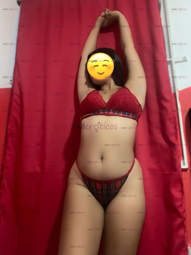 FOTOS DE HOLA ME LLAMO SHARLOTTE SOY NUEVA EN LA CUIDAD CON UN RICO CULO