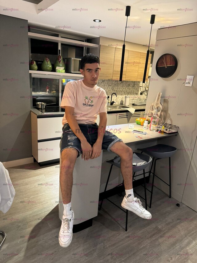 FOTOS DE SOY DOTADO SOY VERGÓN ME MIDE 25 CM MUY ARRECHO TENGO SITIO SOLO GENT