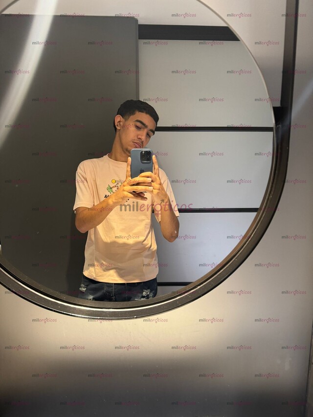 FOTOS DE SOY DOTADO SOY VERGÓN ME MIDE 25 CM MUY ARRECHO TENGO SITIO SOLO GENT