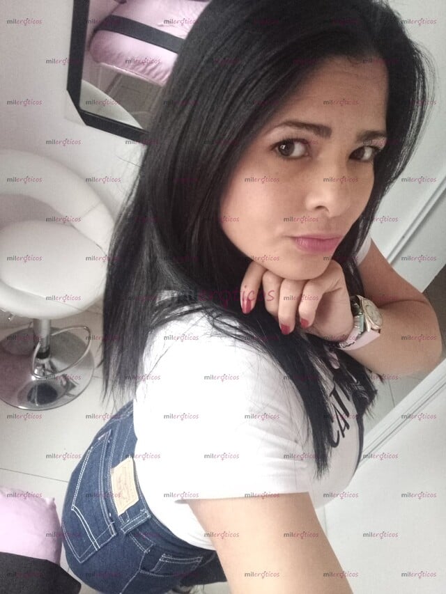 FOTOS DE NUEVA PARA TI VEN Y DISFRUTA DE UN CANDENTE GALLO PARA QUE LO CHUPES