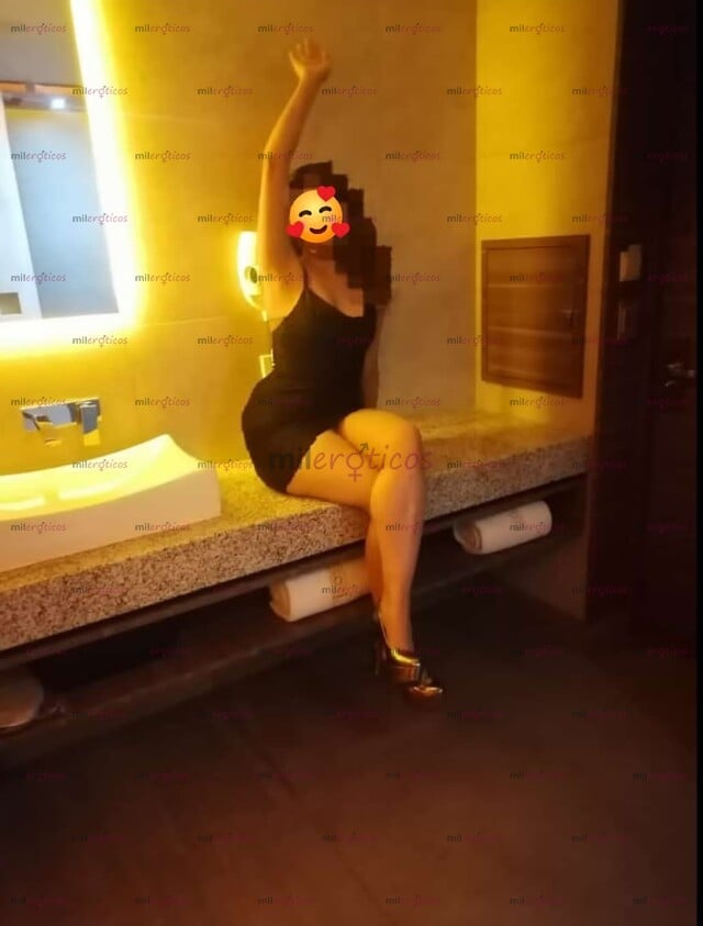 FOTOS DE KAREN ARDIENTE Y MUY TRAVIESA LINDA MUÑEQUITA