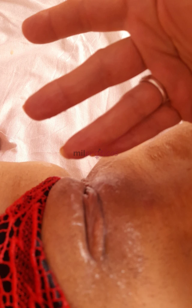 Deliciosa coroa linda rainha do virtual realizo seu fetiche tia sogra mae tenho packs eroticos exitantes todos novos acompanha ou solo vc escolhe podo...