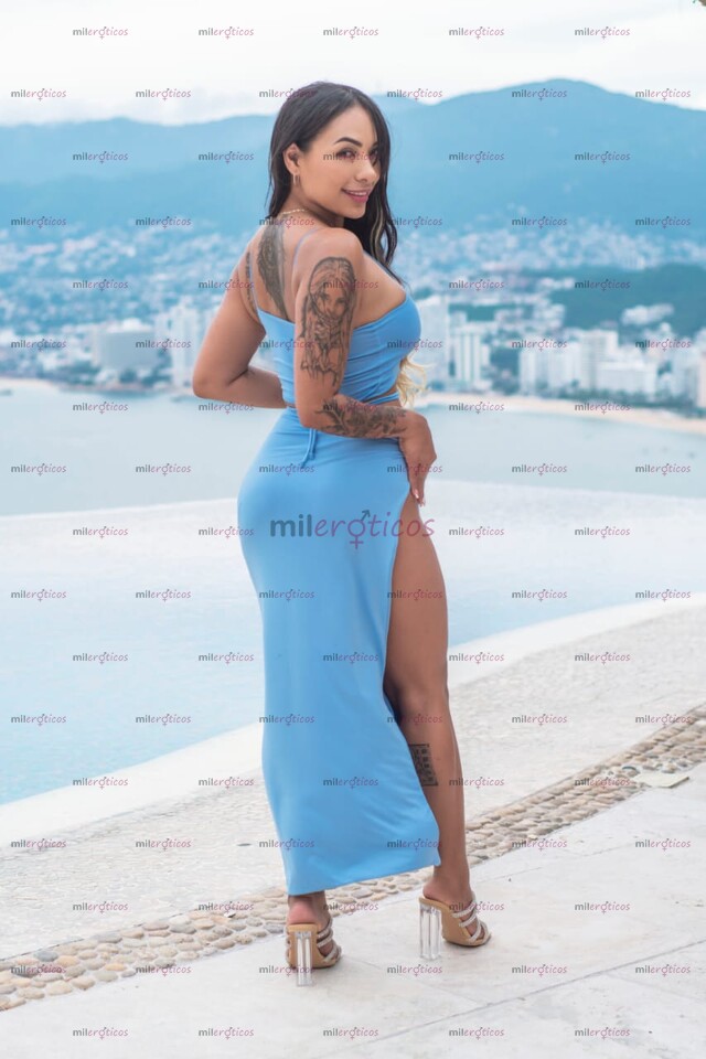 FOTOS DE ZOE FIESTERA CHICHONA COLOMBIANA COMPLACIENTE APRETADITA PIEL BONITA HUELO RICO