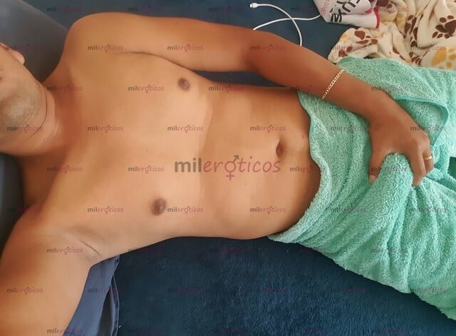 FOTOS DE JOVEN CABRON MUY CACHONDO... SIEMPRE DISPONIBLE PARA TUS NECESIDADES