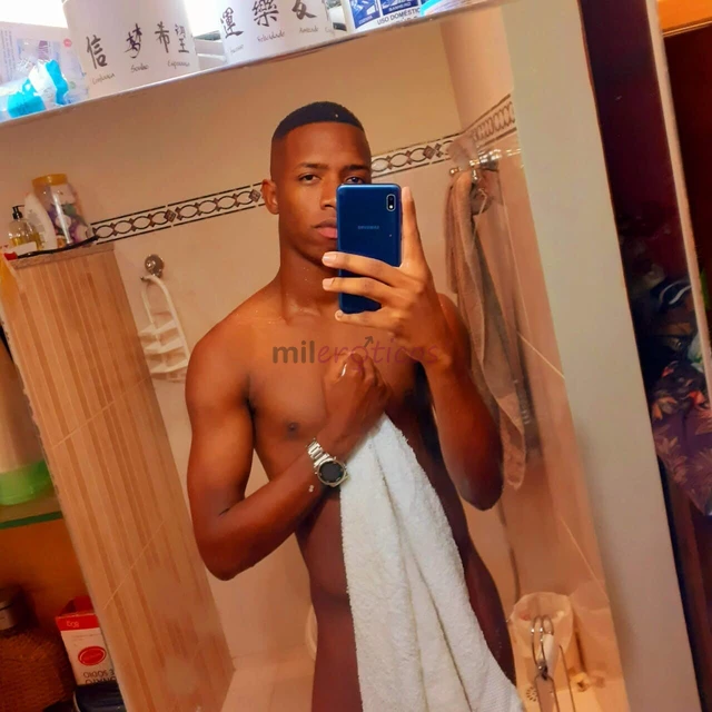 Me chamo thiago sou carioca 22 cm de piroca grande e grosso curto tudo entre 4 paredes sem frescura estou na cidade pela primeira vez sou macho discre...