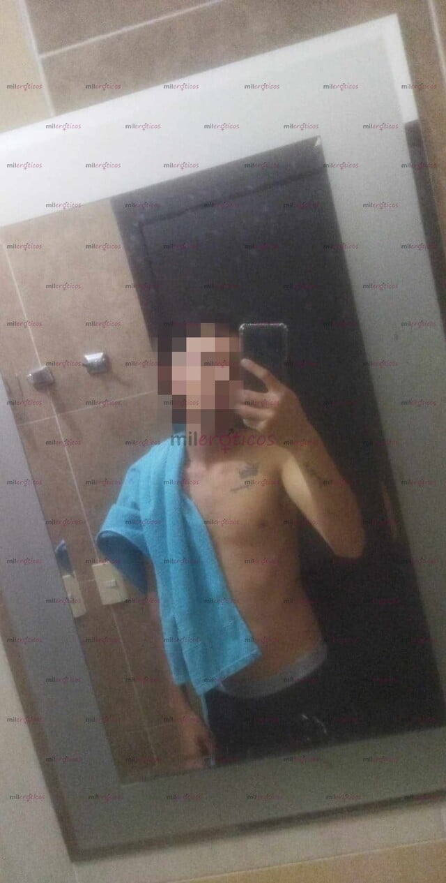 FOTOS DE VENEZOLANO DE PASO POR CUIDAD, OFRECIENDO SEXOSERVICIO