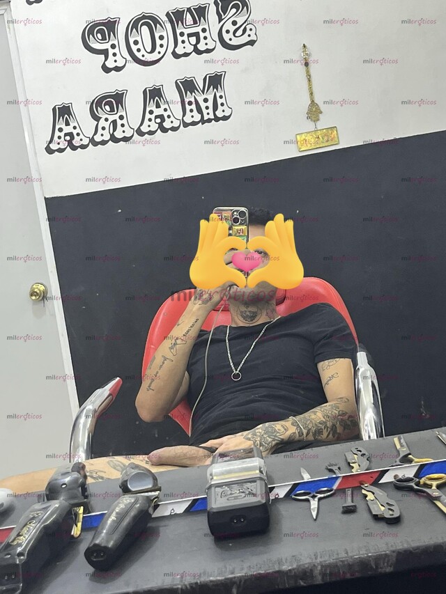 FOTOS DE VATO DELGADO ALTO TATUADO NUEVO EN LA CIUDAD