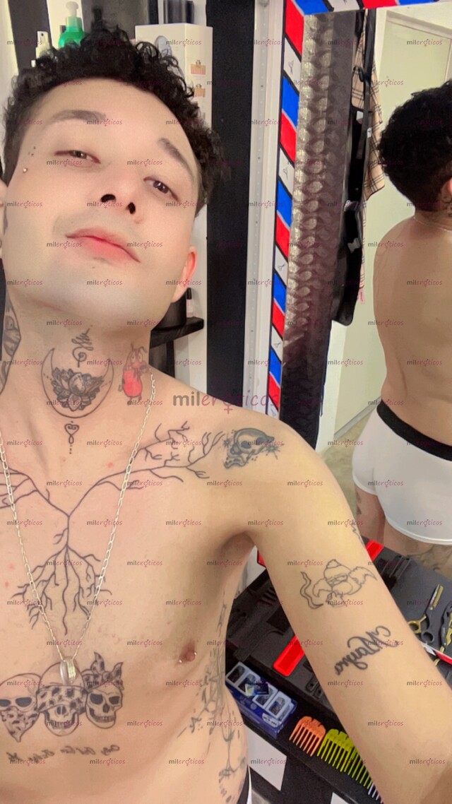 FOTOS DE VATO DELGADO ALTO TATUADO NUEVO EN LA CIUDAD