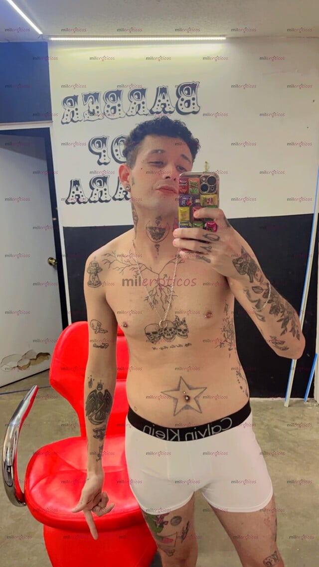 FOTOS DE VATO DELGADO ALTO TATUADO NUEVO EN LA CIUDAD