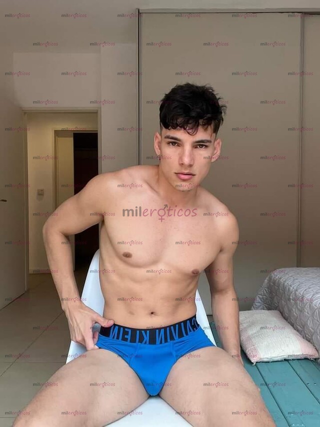 FOTOS DE LUKAS MODELO ECUATORIANO CALIENTE BUENA VERGA Y CULO