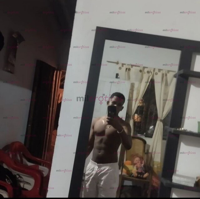 FOTOS DE MORENO DE 19 AÑOS VERGON COMPLACIENTE OFRECE TODOS LOS SERVICIOS