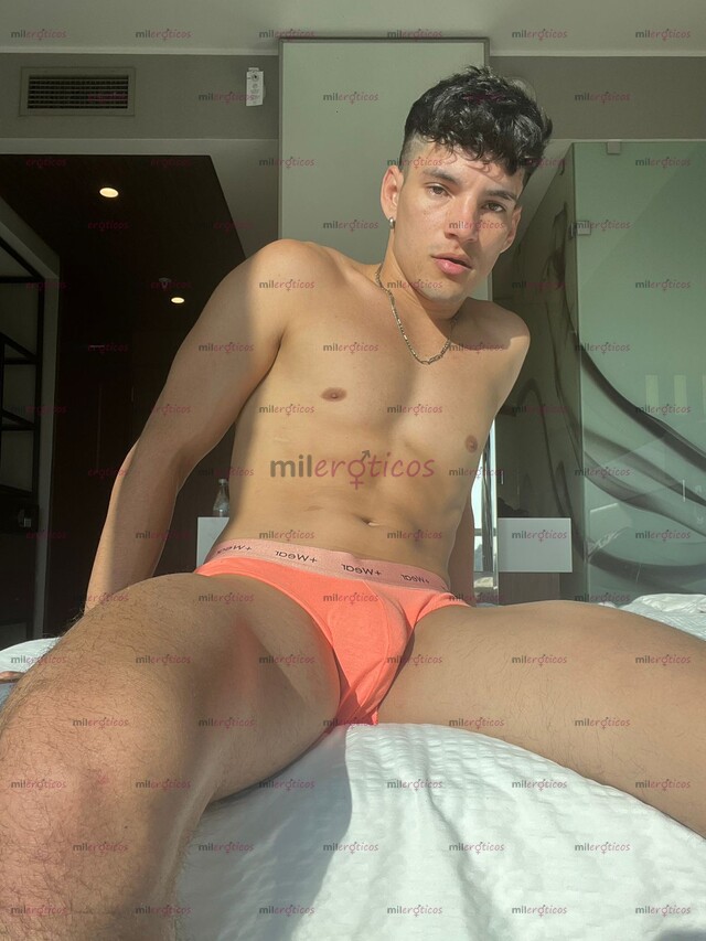 FOTOS DE LUKAS MODELO ECUATORIANO CALIENTE BUENA VERGA Y CULO
