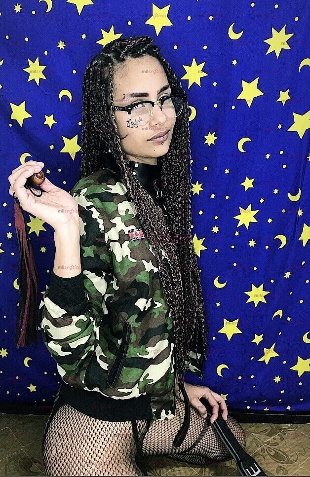 FOTOS DE LUNA RECIÉN LLEGUE A TU CIUDAD SUMISA DISPUESTA A CONPLACER TUS FANTASÍA SEXUAL