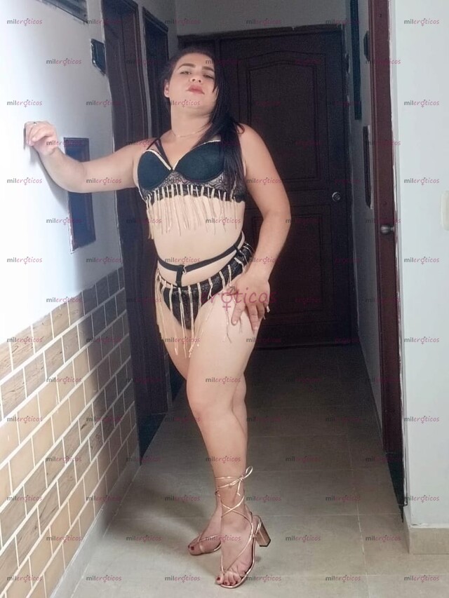 FOTOS DE EMELYS MONTENEGRO NUEVA VENGO PARA COMPLACERTE EN TU CIUDAD