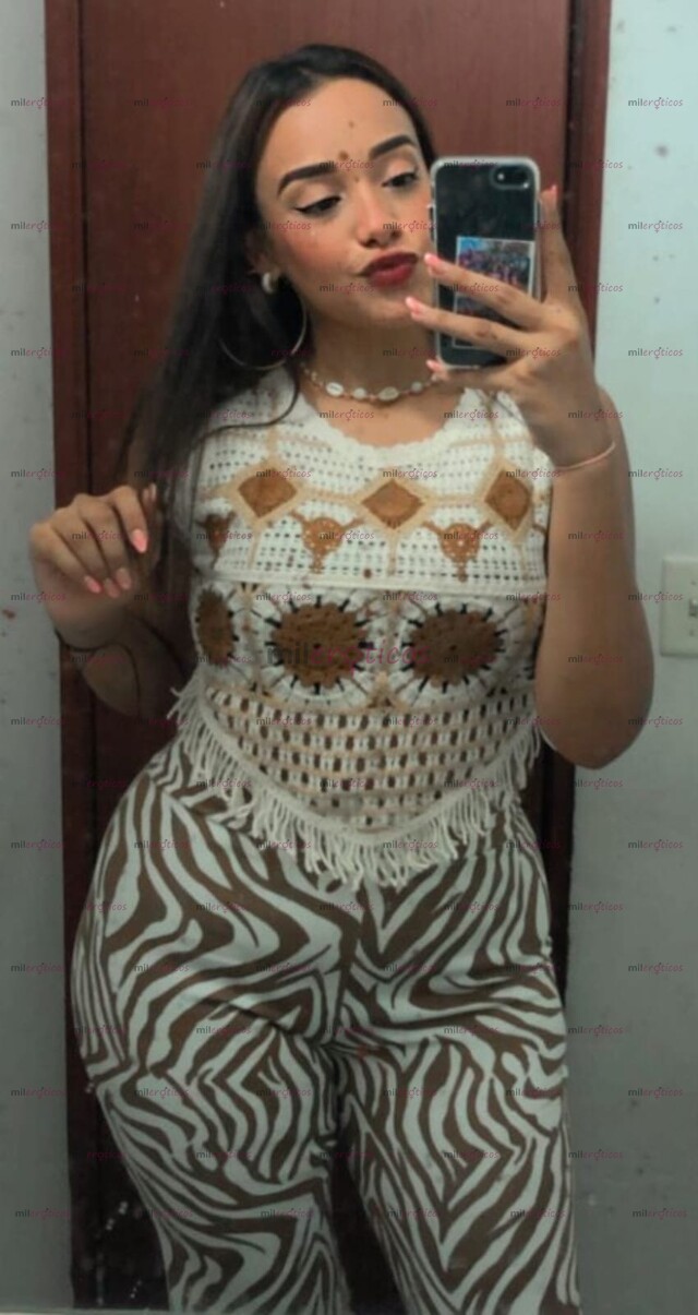 FOTOS DE ROXANA UN CHICA HERMOSA DESLUMBRANTE Y CARISMÁTICA