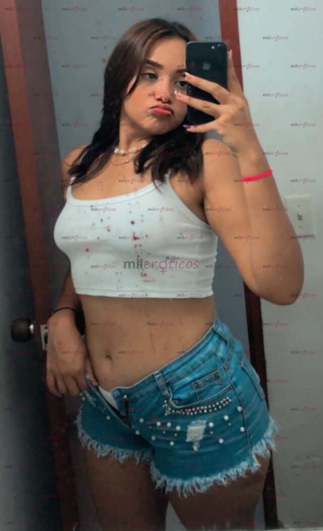 FOTOS DE ROXANA UN CHICA HERMOSA DESLUMBRANTE Y CARISMÁTICA