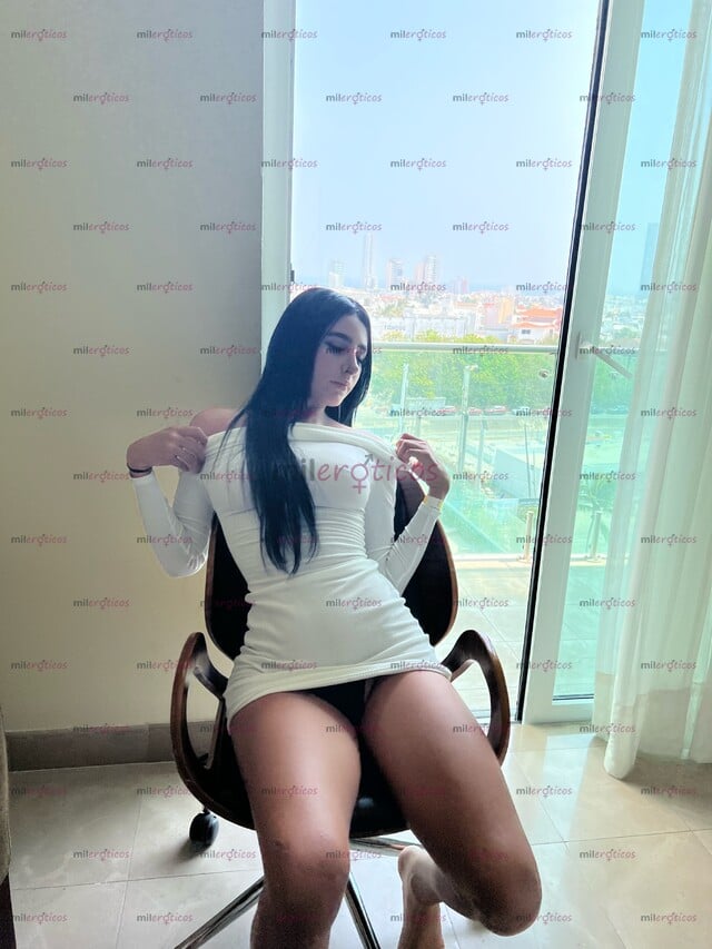 FOTOS DE ANDREA FOGOSA CON TODO EN SU LUGAR JOVEN Y BUENA ONDA PECHOS 100% NATURALES