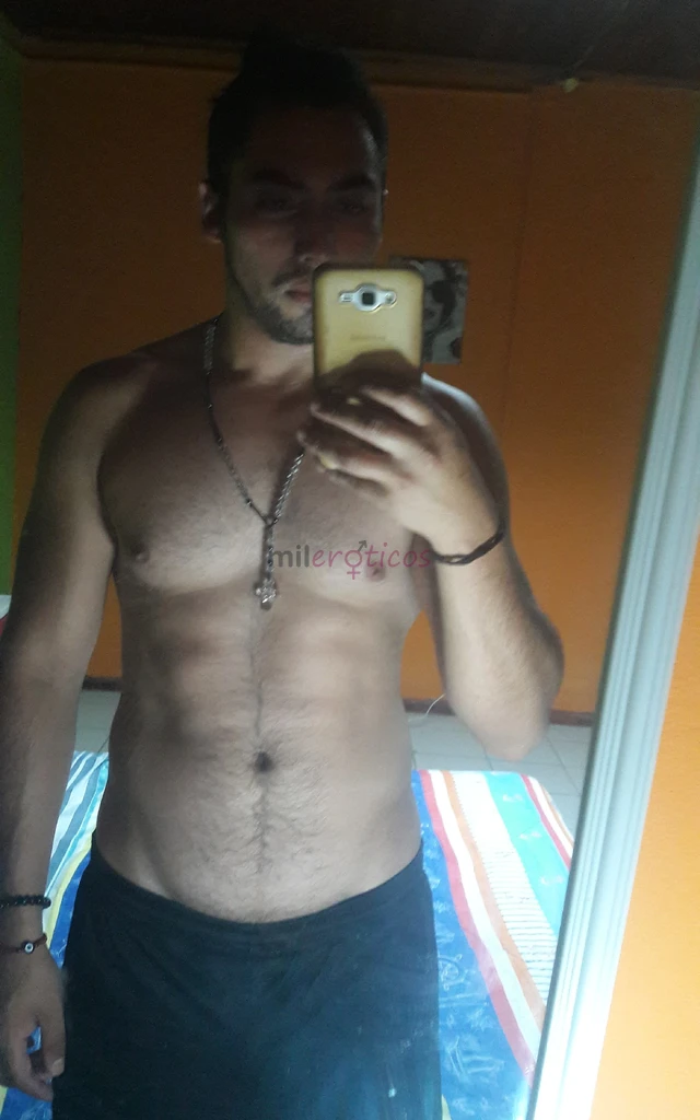 Hola soy franchesco joven guapo de rico cuerpo culon aguantador profundo me van machos morbosos calientes aguanto muy bien sexo duro nalgadas besos es...