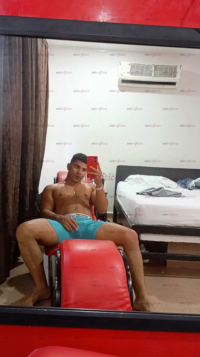 FOTOS DE VIDEOLLAMADAS Y VIDEOS PERSONALIZADOS MUSCULOSO CON VERGA GRUESA BIEN RICO