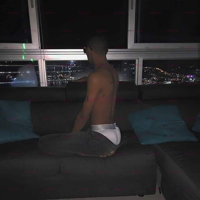 FOTOS DE JOVEN VERSATIL LLENO DE ENERGÍA PARA ATENDER TUS FANTASIAS...