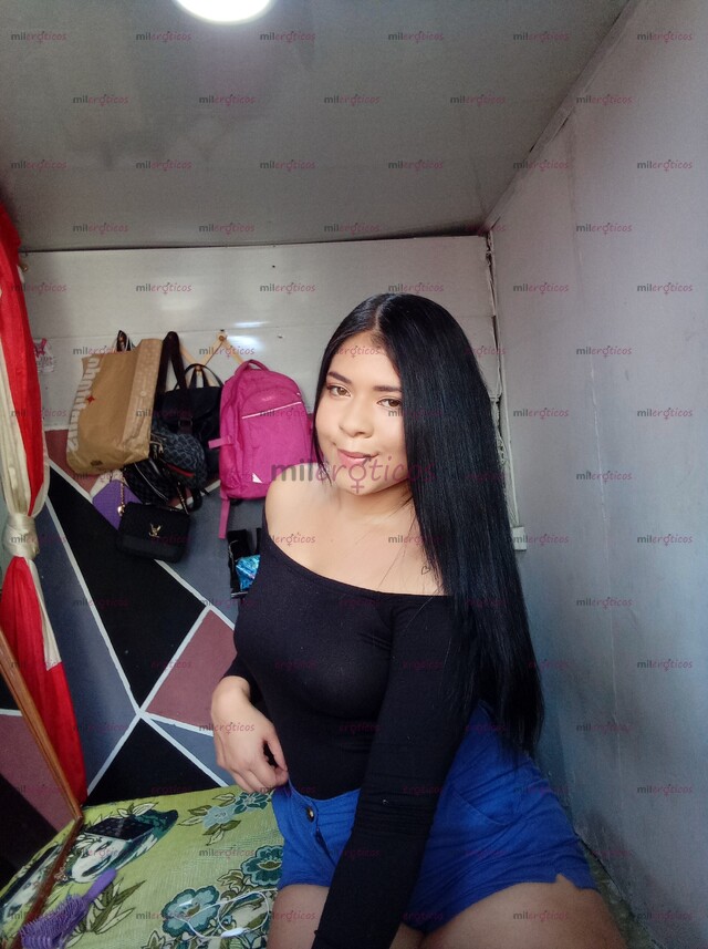 FOTOS DE SOY.UNA MORENA CABELLO NEGRO ALTA OJOS CLAROS NALGONA CADERONA PIERNONA