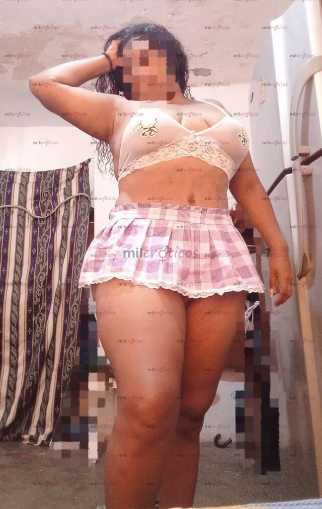 FOTOS DE HERMOSA CULONA PIEL CANELA CON VAGINA GRANDE ESTRECHA Y HUMEDA