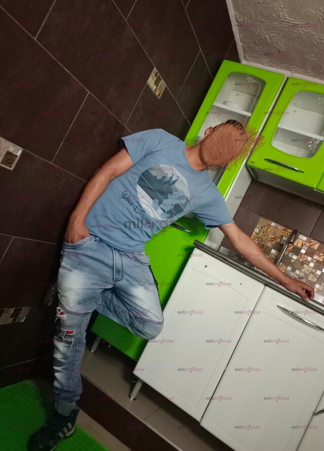 FOTOS DE SOY ANDRÉS, EXPERTO MASAJISTA ERÓTICO. ATENCIÓN A DAMAS