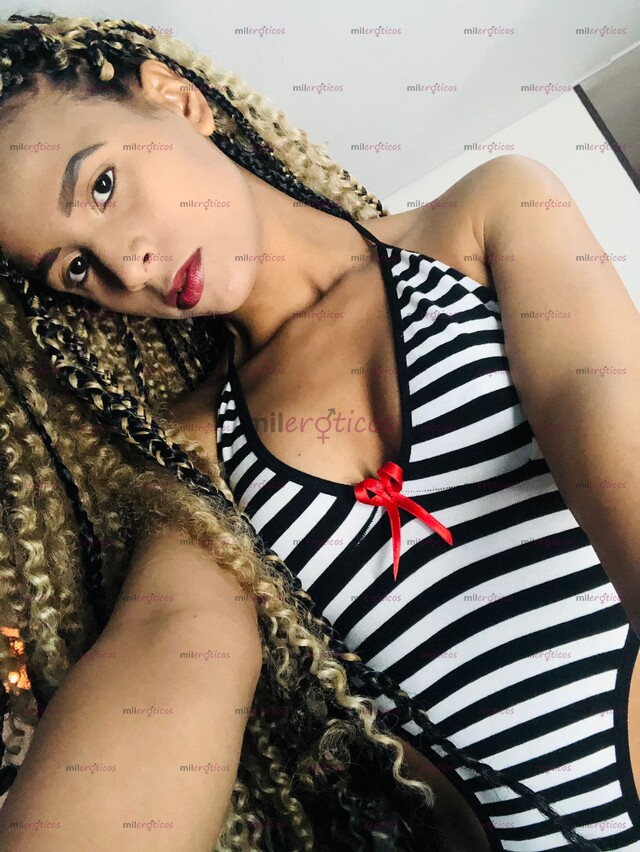 FOTOS DE HERMOSA FLAQUITA, 18 AÑITOS MUY CALIENTE Y COMPLACIENTE