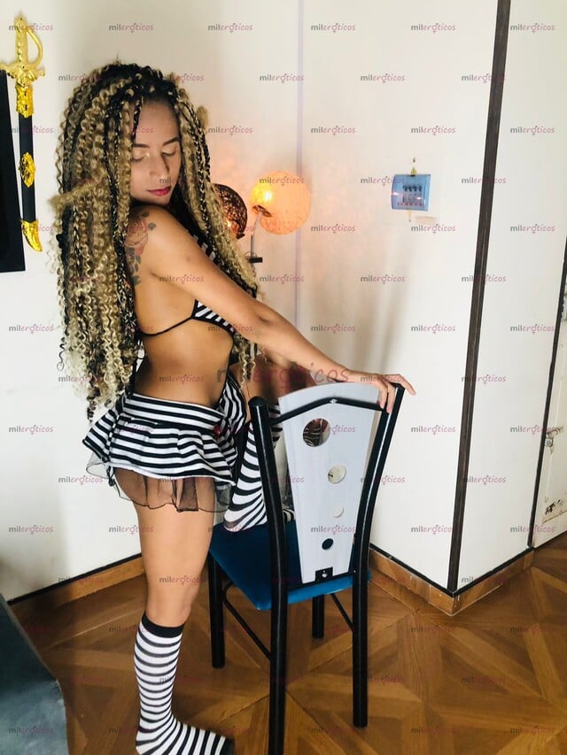 FOTOS DE HERMOSA FLAQUITA, 18 AÑITOS MUY CALIENTE Y COMPLACIENTE