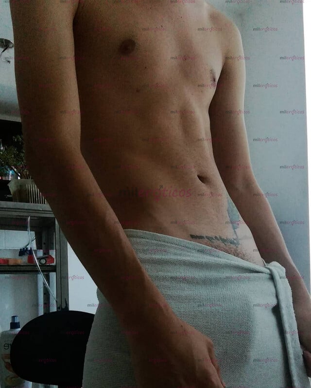 FOTOS DE JOVEN PAISA, VERGON Y LECHERO, MUY HOT LECHERO Y COMPLACIENTE