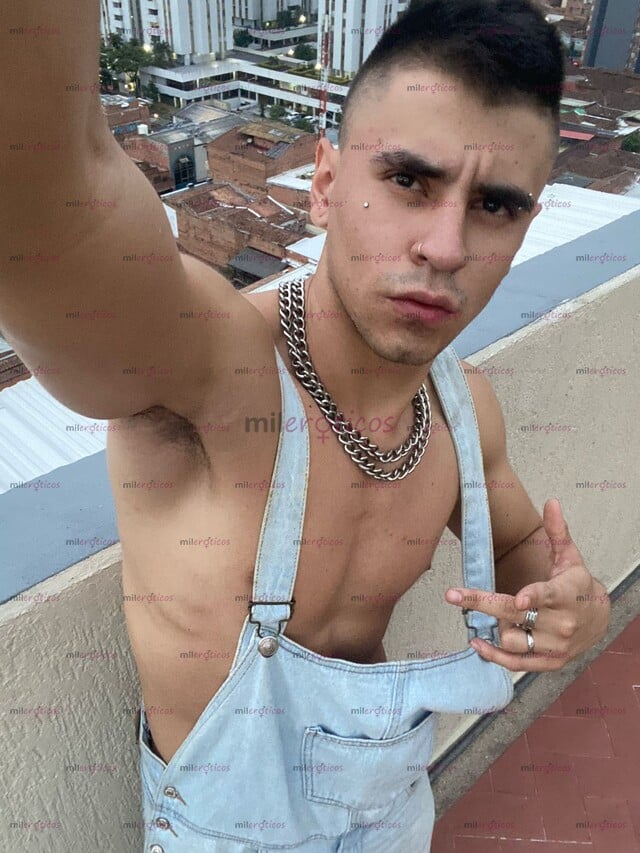 FOTOS DE JOVEN CALIENTE Y DOMINANTE MUY CALIENTE QUIERE SER TUYO