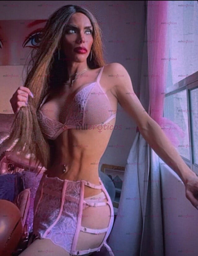 FOTOS DE MIA COLUCCI NIÑA BIEN, FINA Y DISCRETA ME ENCANTA LA FIESTA Y LA VERGA